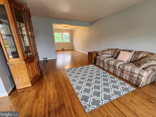 2145 Laurel Dr, Riverton, NJ 08077-3441