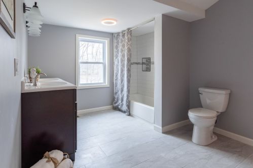 2 Butterfield Ln, Stratham NH  03885-2344 exterior
