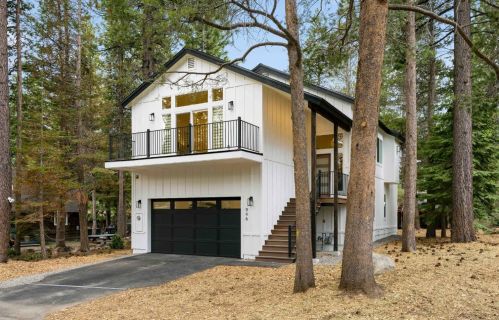 946 Linda Ave, South Lake Tahoe, CA 96150-4353