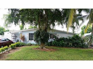 5740 37 St, Hollywood FL  33023-5137 exterior