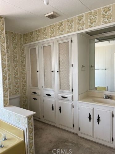 5200 Irvine Blvd, Irvine CA 92620-2013 exterior