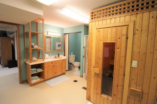 1316 16th St, Willmar MN  56201-2854 exterior