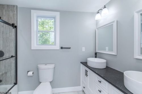 22 Harvard St, Nutley NJ  07110-3322 exterior