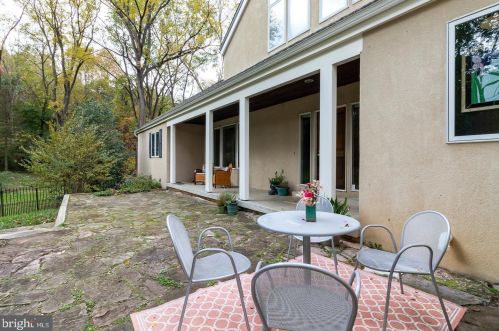 8 Filipi Ln, Landenberg, PA 19350-9154