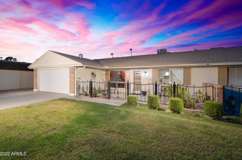 10414 Prairie Hills Cir, Sun City, AZ 85351-1821