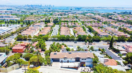 2125 Locust St, San Diego CA  92106-1622 exterior