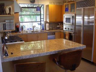 26141 Idlewild St, Malibu CA  90265-2940 exterior