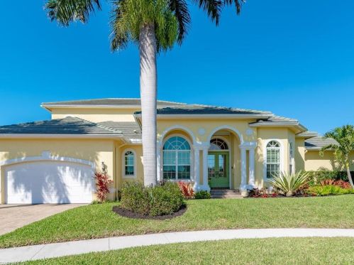 940 Moon Ct, Marco Island, FL 34145-3540