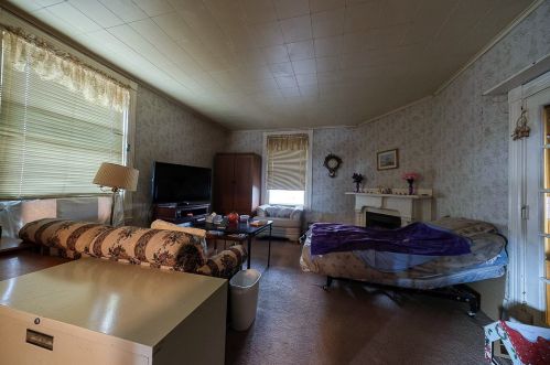 725 10th Ave, Whitaker PA  15120-1922 exterior