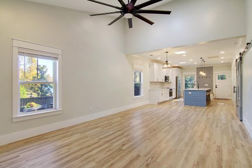 1713 Lauda Dr, Mount Pleasant SC  29464-9601 exterior
