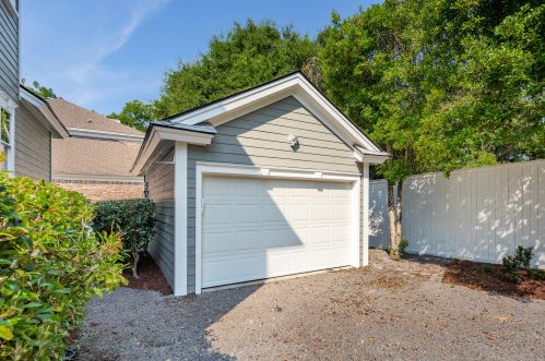 514 Ferry St, Mount Pleasant SC  29464-4719 exterior