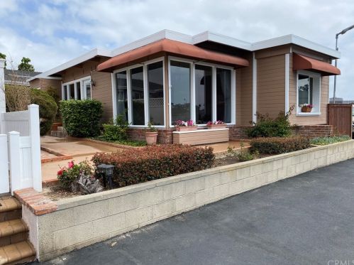 1 Saratoga, Newport Beach CA  92660-6152 exterior