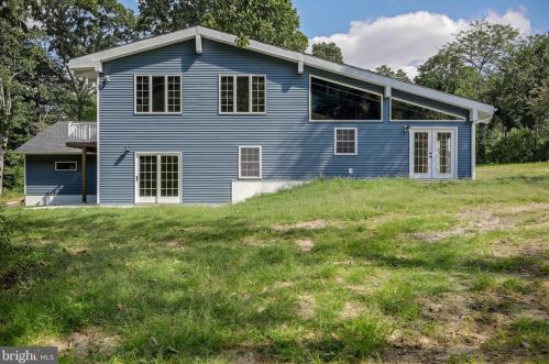 615 Fox Run Rd, West Deptford, NJ 08096-4242
