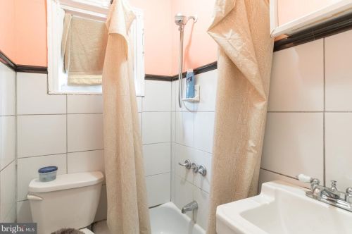 1219 29 St, Philadelphia PA 19121-4537 exterior