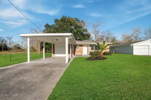 550 Vionett Ln, Texas City, TX 77591-4326
