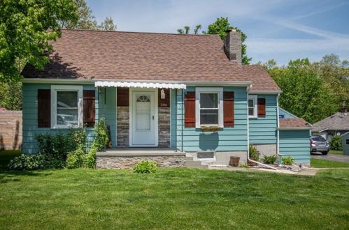 386 Grove St, Hermitage, PA 16148-1268