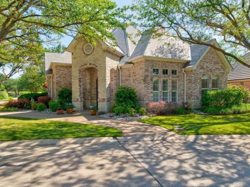 6800 Desert Highlands Dr, Fort Worth, TX 76132-4587