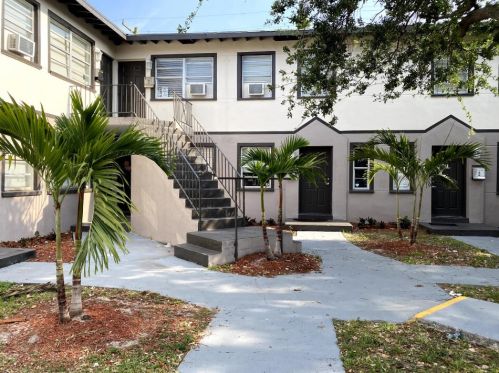 2722 Poinsettia Ave, West Palm Beach, FL 33407-5523