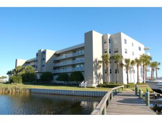 6039 River Run Dr, Sebastian, FL 32958-4704