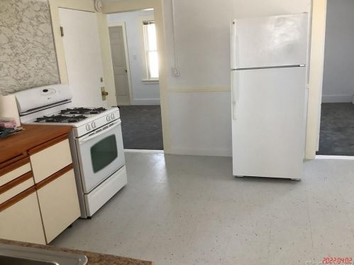 28 George St, Wallingford CT 06492-4008 exterior