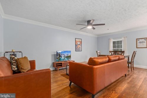 499 Rome Beauty Dr, Linden VA  22642-6441 exterior