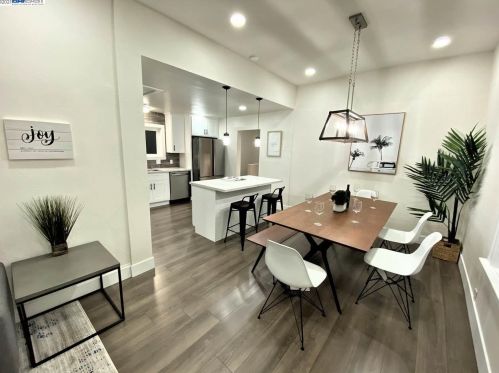 836 47th St, Oakland CA  94608-3202 exterior