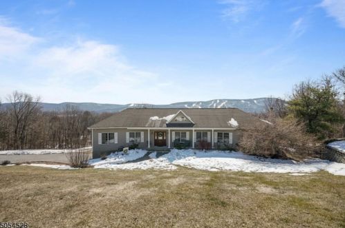 1 Mohawk Xing, Wantage NJ  07461-4539 exterior