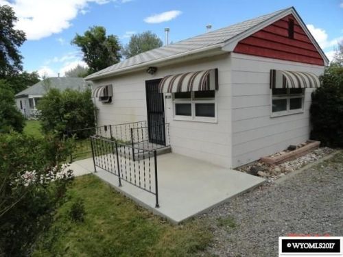 605 9th St, Basin WY  82410-9557 exterior
