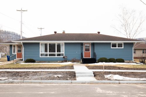 402 Anderson St, Coon Valley, WI 54623-7701