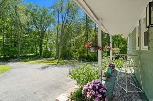 220 Mile Creek Rd, Lyme, CT 06371-1878