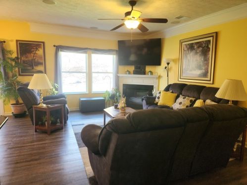 617 Whispering Pines Dr, Gibsonia PA  15044-7854 exterior