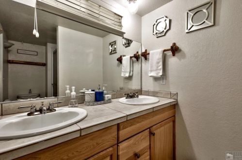 2464 Bernice Ln, South Lake Tahoe CA  96150-7215 exterior