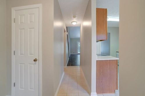 204 Parkview Dr, Pittsburgh, PA 15236-4574