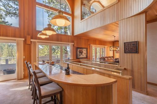 358 Skidder Trl, Truckee CA  96161-3928 exterior