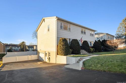 177 Lakeview Ave, Valhalla, NY 10595-1419