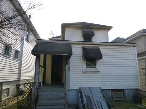 135 Sherman Ave, Vandergrift, PA 15690-1125