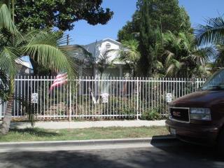 520 Ward Ave, Compton, CA 90221-4033