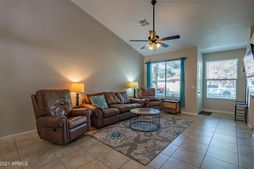 111 Concord St, Gilbert AZ  85234-5921 exterior