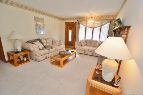 4 Upland Ter, Ansonia, CT 06401-2701