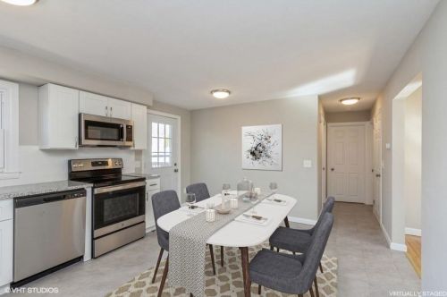 400 England St, Cumberland RI  02864-7211 exterior