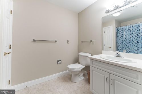 2332 Windrow Dr, Princeton NJ  08540-5019 exterior