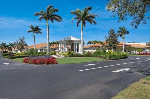 975 Eastham Way, Naples FL  34104-8752 exterior