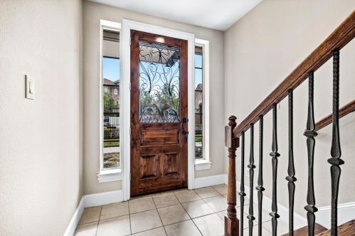 651 Senda, Irving, TX 75039-3200