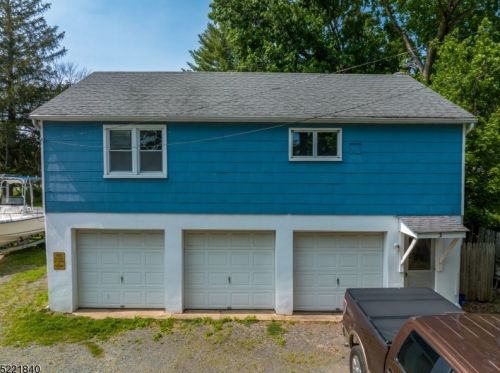 3 Amwell Rd, Flemington NJ  08822-1942 exterior