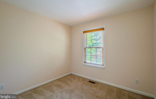 312 Hedgestone Ter, Leesburg VA  20176-4842 exterior