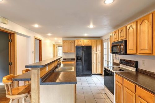 44 Rosemont Ave, Cumberland RI  02864-7519 exterior