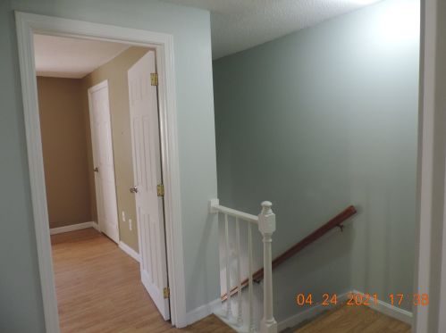 43 Stonegate Ln, Derry NH  03038-2566 exterior