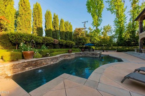 840 Fairway Dr, Bakersfield CA 93309-2416 exterior