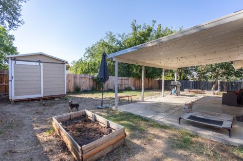 7808 Highland Ave, Citrus Heights CA  95610-4512 exterior