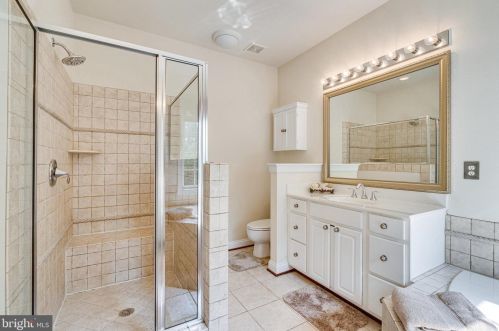 6857 Hartzell Hill Ln, Haymarket VA  20169-4944 exterior